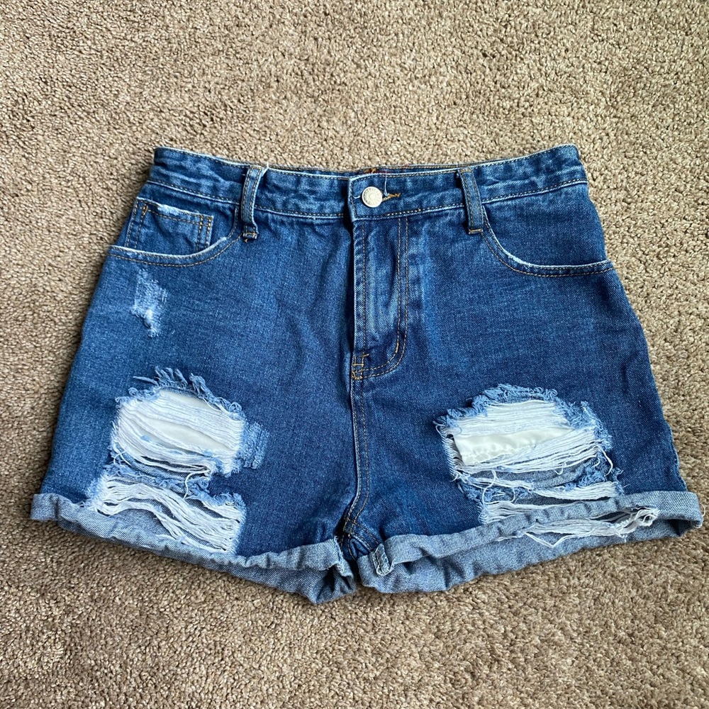 medium wash high waisted denim shorts